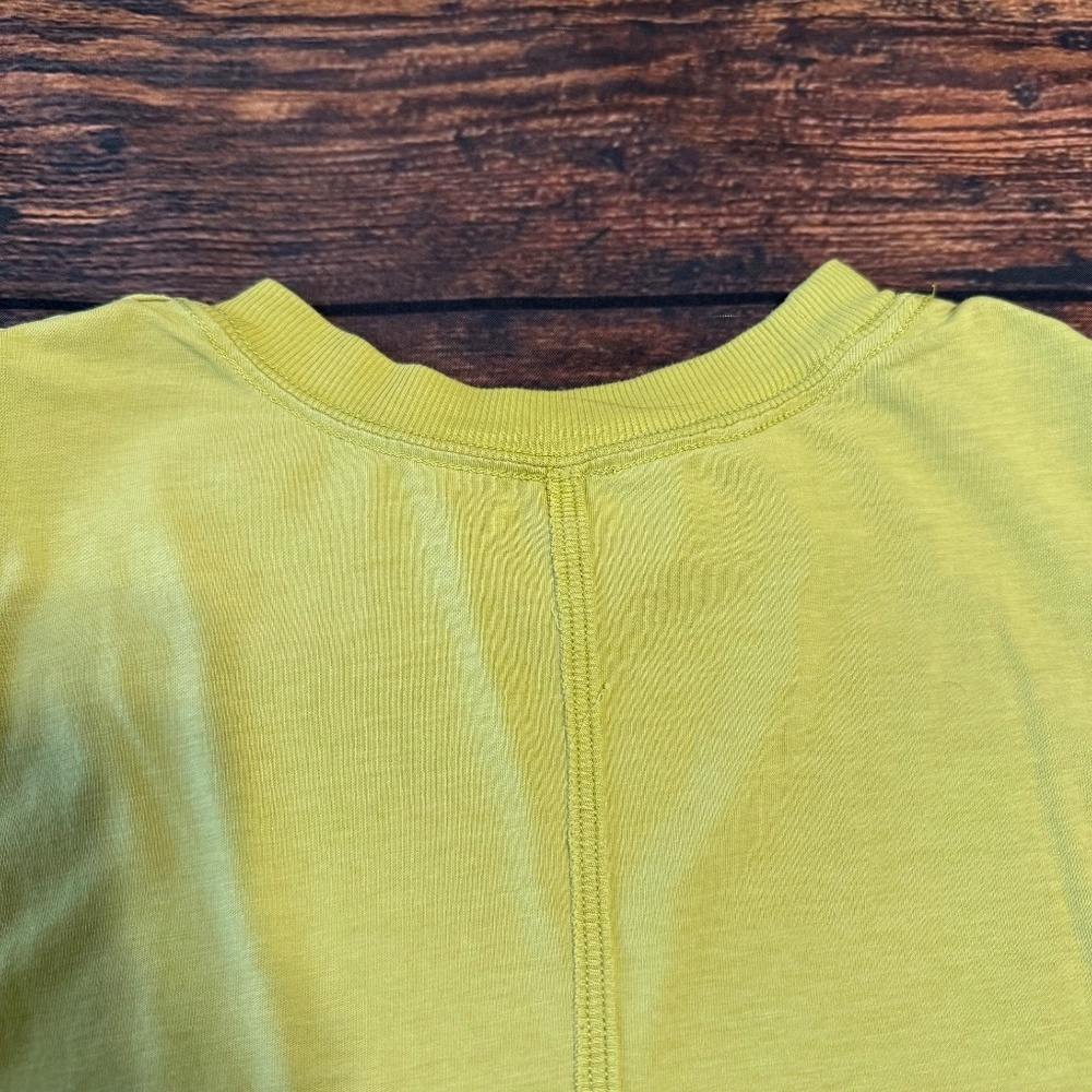 Lululemon Muscle Tank - Picture 4 of 8